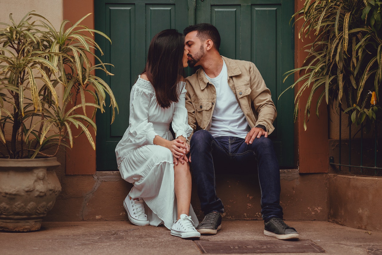 Don’t Shortchange Your Needs by Waiting Around for Someone Who is Only into Casual Dating – Dating Relationship Coaching & Advice