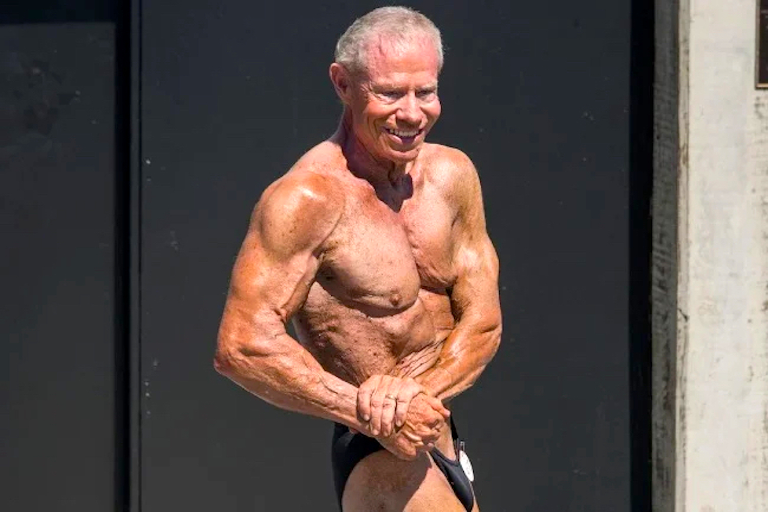 World’s Oldest Bodybuilder Still Competing At 90 Years Old And Squatting Over 250lbs