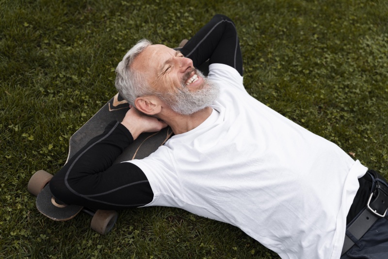 Embracing Aging with Confidence: A Guide for Men – Mens Health Fits