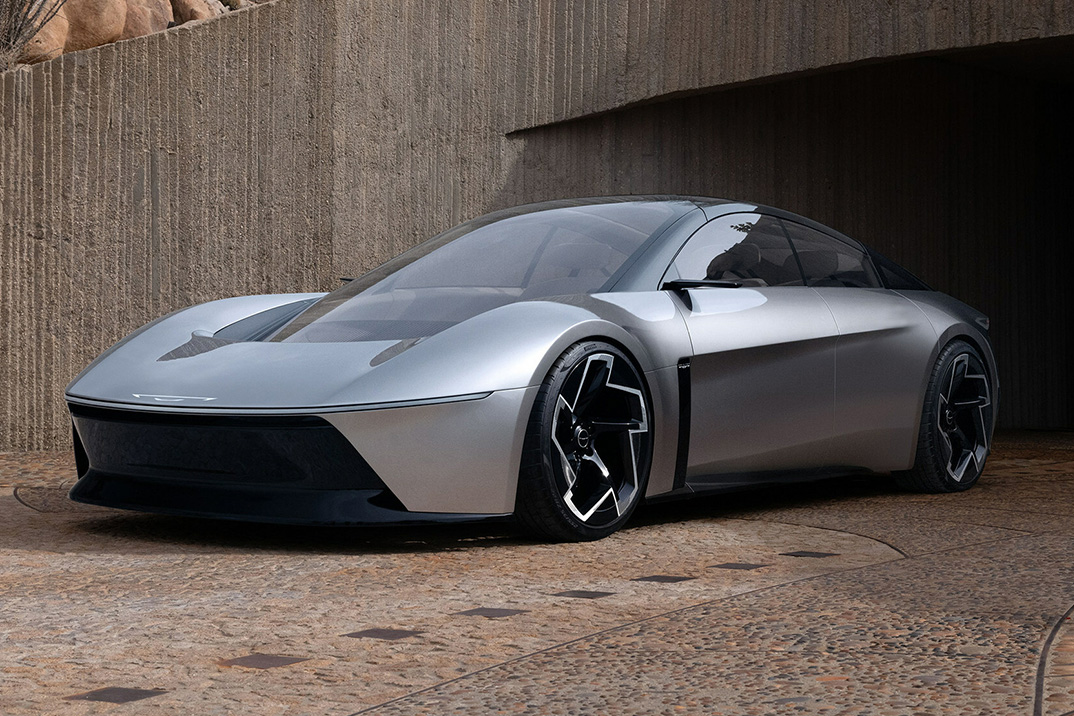 Chrysler Unveils Futuristic Halcyon Concept Car