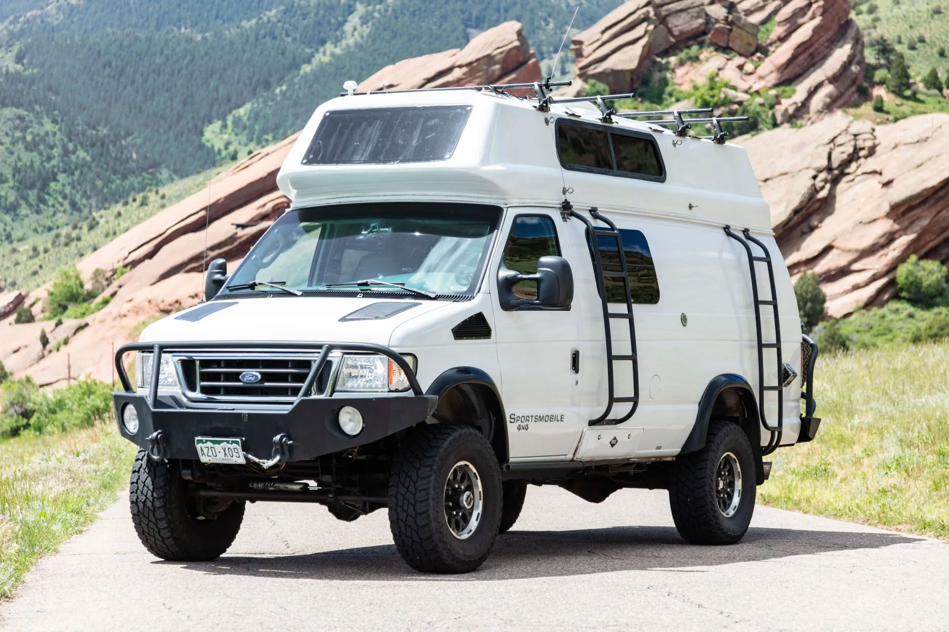 Jimmy Buffett’s 2004 Ford E-350 Sportsmobile Camper Van