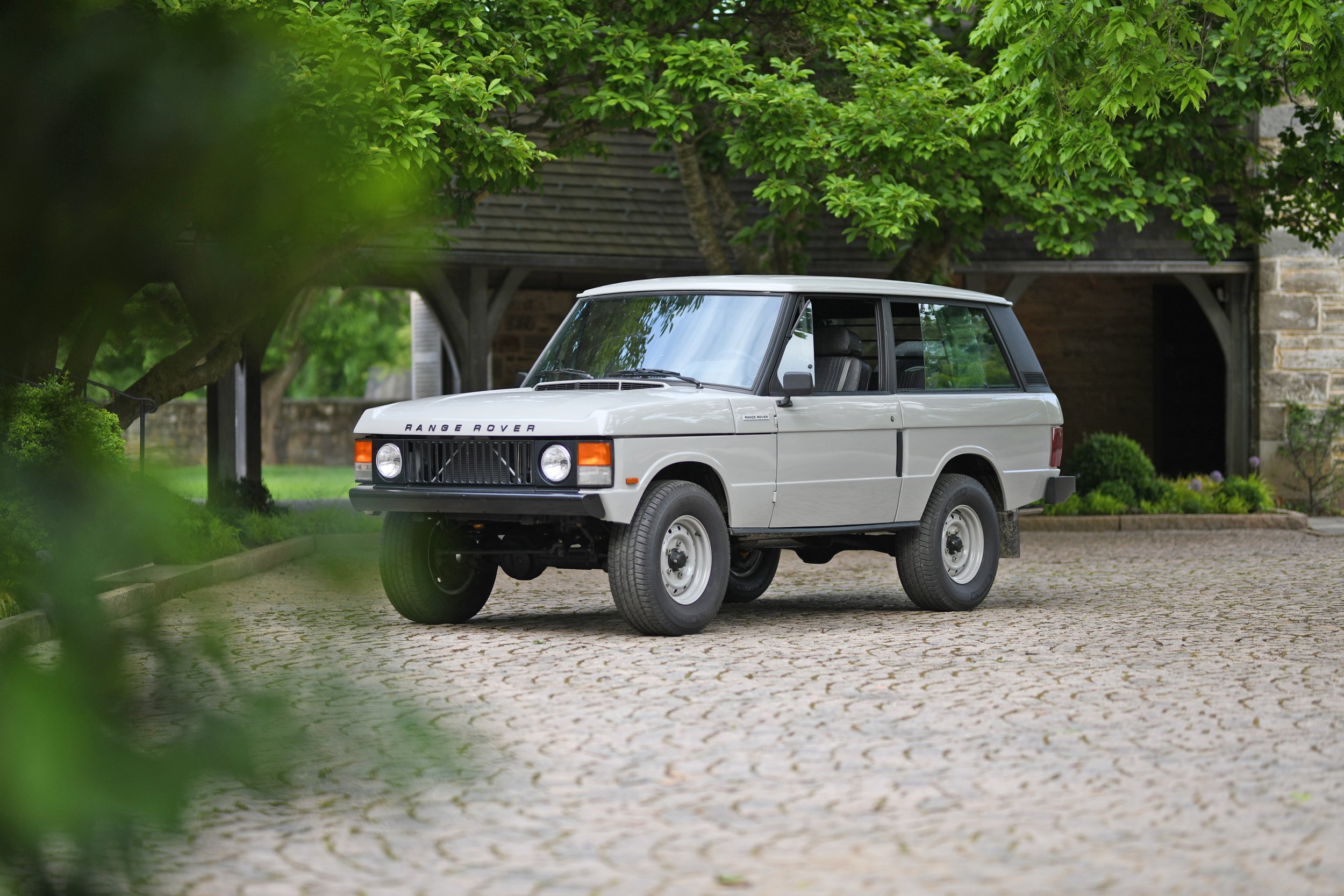 Commonwealth Classics 1988 Land Rover, Range Rover Classic