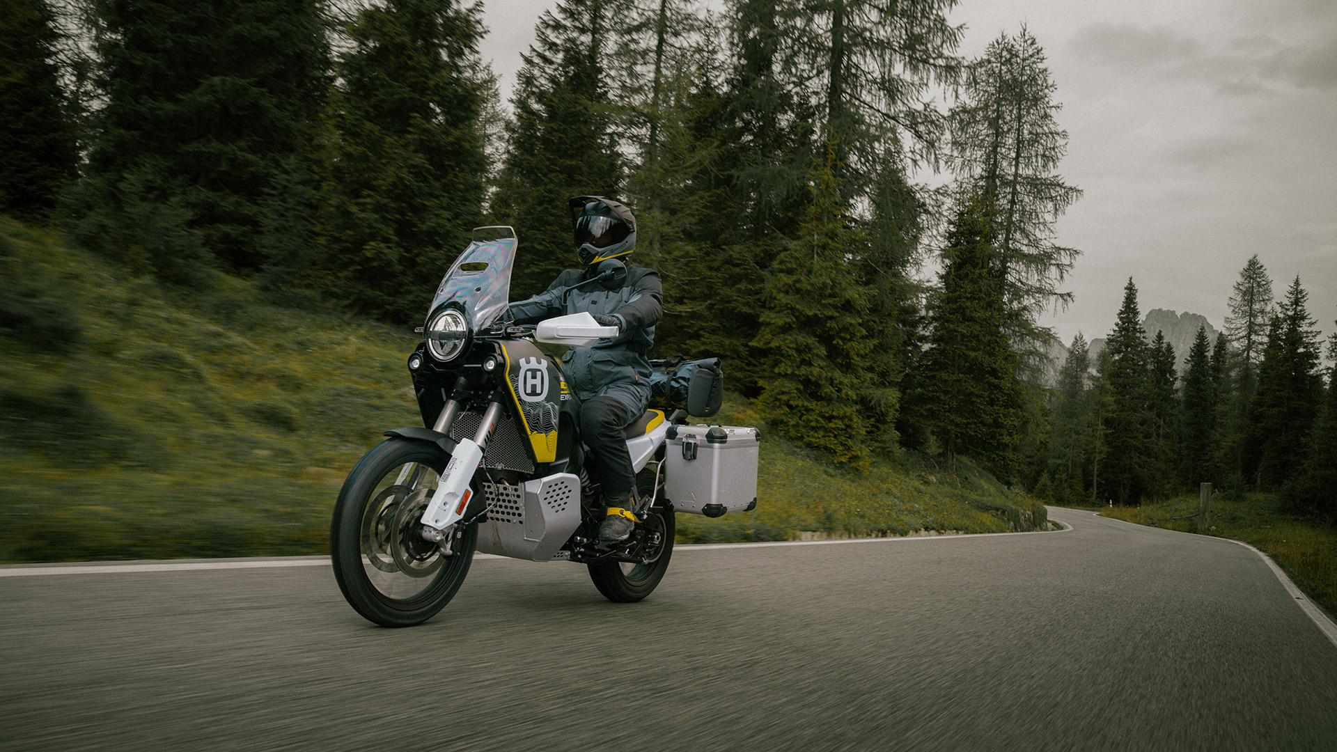 Husqvarna Norden 901 Expedition Motorbike