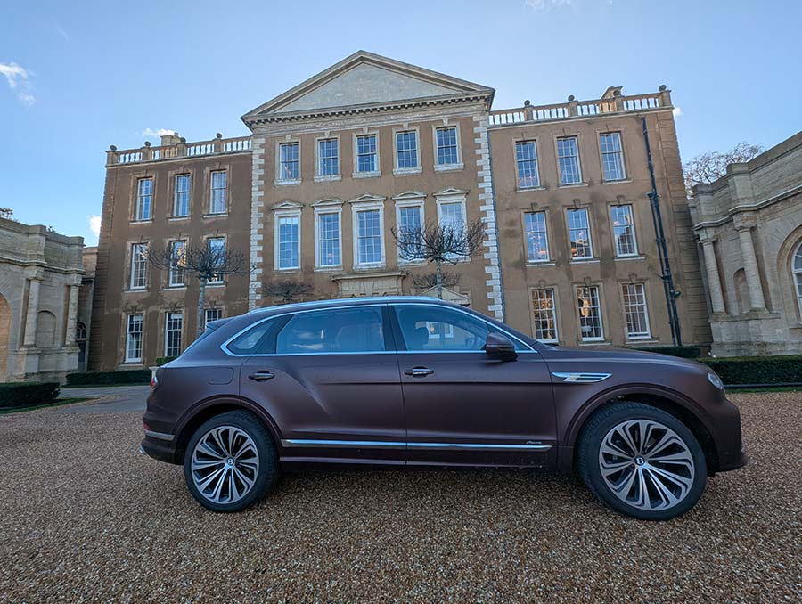 Bentayga-EWB-Azure-parking-one.jpg-manor-oxford