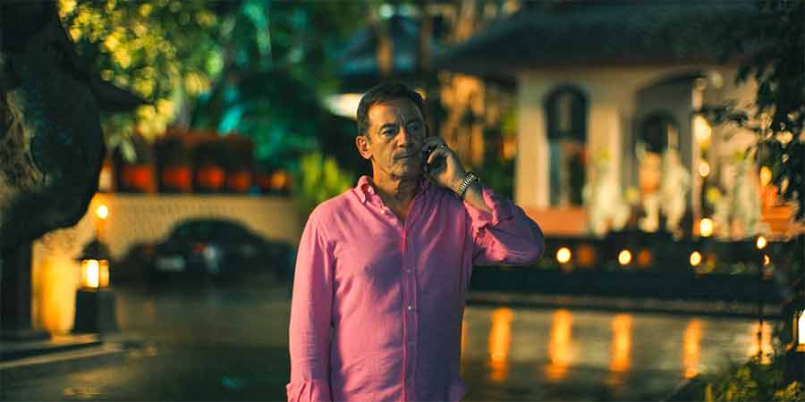 How to Wear Pink Linen Like Timothy Ratcliff in The White Lotus Season 3