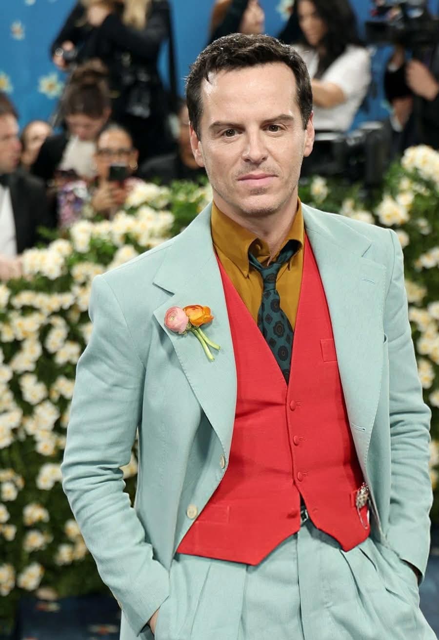 Mint Linen Suit & Bold Layers – How to Style a Mustard Shirt, Floral Tie & Red Vest This Summer