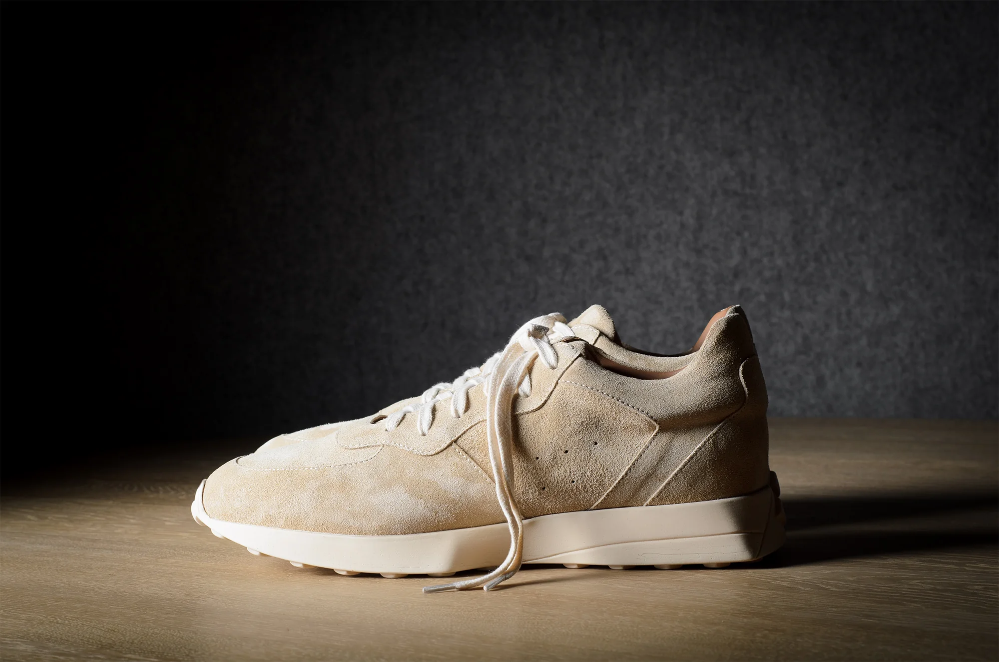 Effortless Cool: The Handcrafted Hard Graft R1 Sneakers