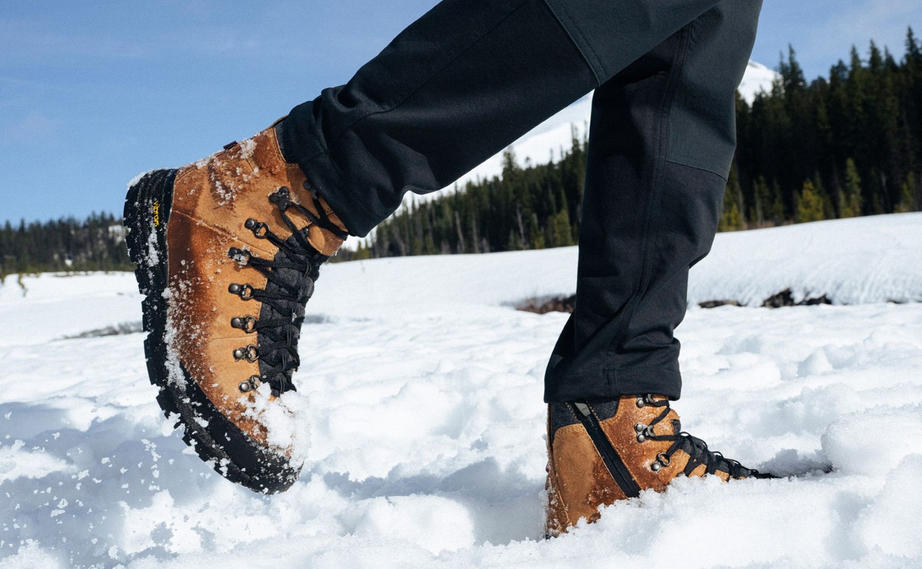 Command the Conditions: The Danner Arctic 600 Side-Zip Boot is Winter-Ready Excellence
