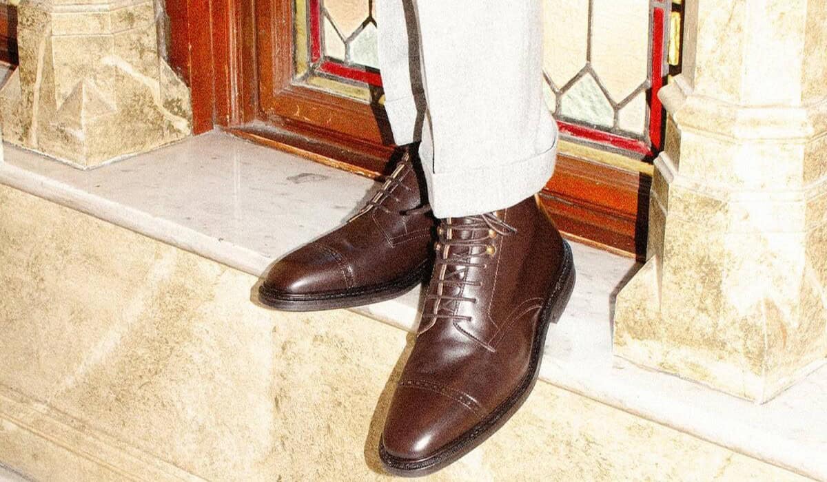 9 Best Boots to Wear with a Suit: Stable & Versatile in 2026